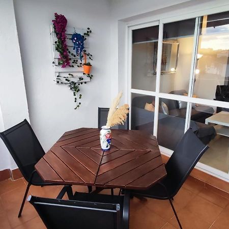 2Bdr Sunny Apartment With Pool And Private Parking In Benalmadena Bagian luar foto