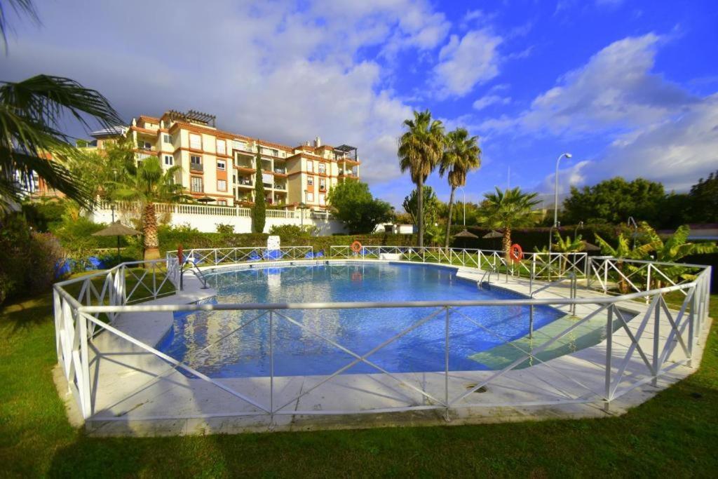 2Bdr Sunny Apartment With Pool And Private Parking In Benalmadena Bagian luar foto